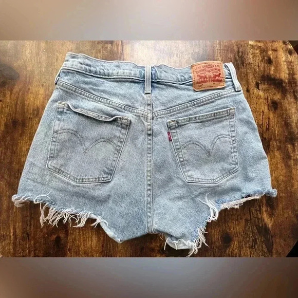 Levi’s | ladies 501 button fly Jean shorts. Size: 29 - Picture 2 of 16